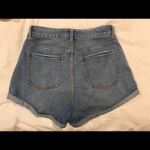 Bullhead mom jean shorts